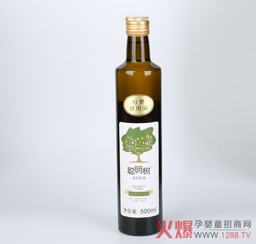 妈妈到超市选购食用油,2.5千克一桶的食用油售