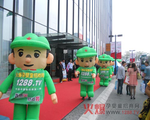 火爆人大踏步向前看
