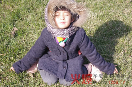 教妈妈们了解宝宝各年龄段的摄影技巧_育儿知