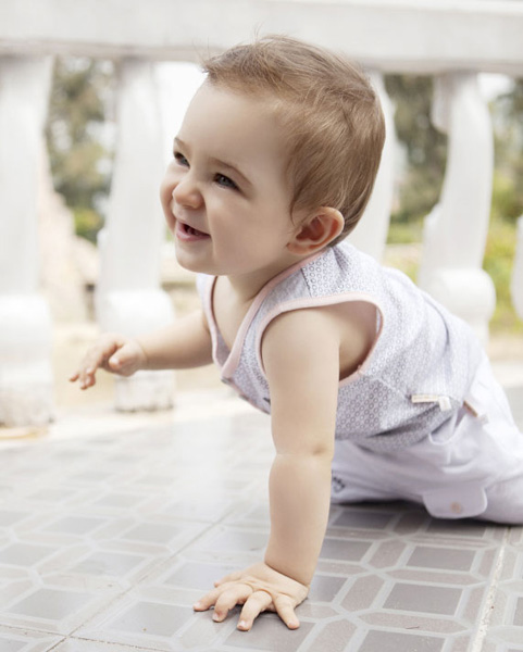 哇喔哇喔V领印花背心|深圳市蒙童实业有限公司