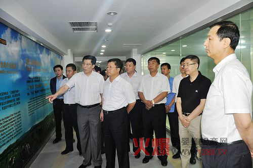 国家食药总局副局长滕佳材到完达山调研-品牌