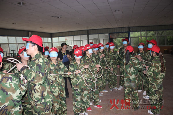 2014年火爆网络卓越团队野外拓展训练营-本