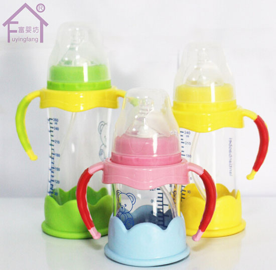 ��Ӥ�����ֱ����ڸ���貣����ƿ��ɫ