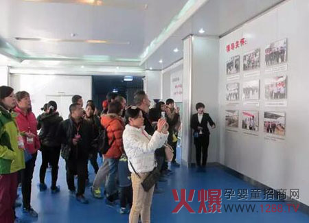 广西经销商不远千里参观羊乳行业第一上市企业