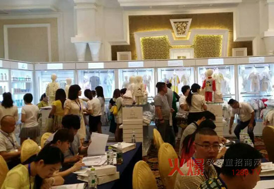 热烈祝贺金色小鱼2015秋冬新品发布会暨订货