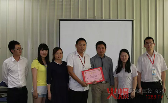 爹地宝贝举行企业经营管理沙盘培训-企业报道