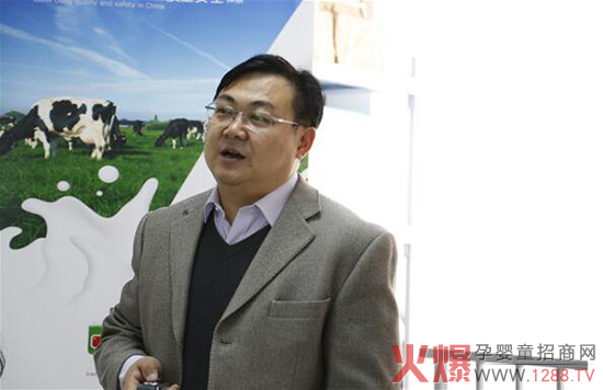 中荷奶业发展中心主任李胜利教授接受采访
