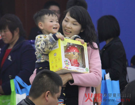 呵护健康 快乐生活 菌怕怕儿童餐具惊艳亮相火