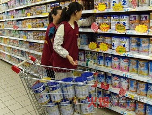 婴幼儿奶粉行业监管趋严 洋奶粉依旧加码布局中国市场