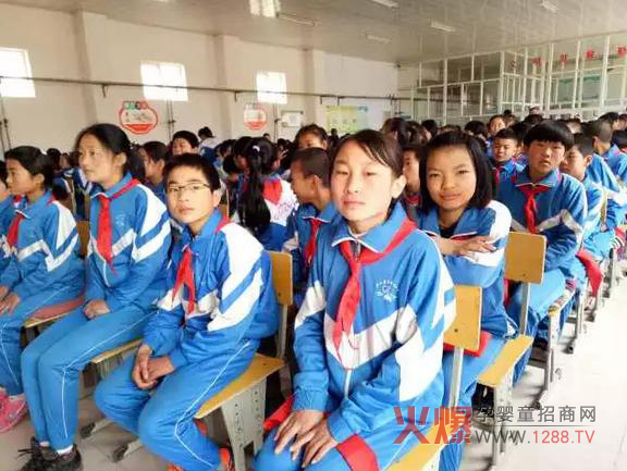 中国小康牛奶行动走入张北 君乐宝优质乳品助