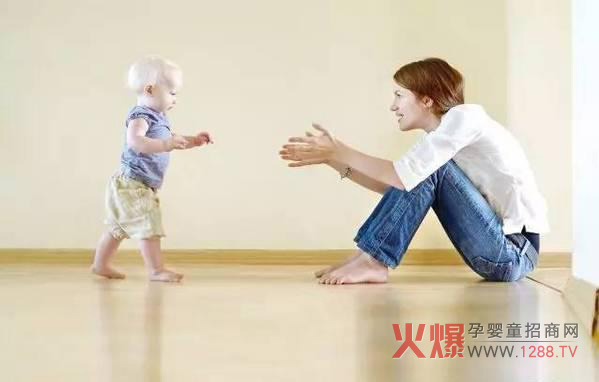 光脚对小宝宝们好不好?原来宝宝光脚走路的好处这么多