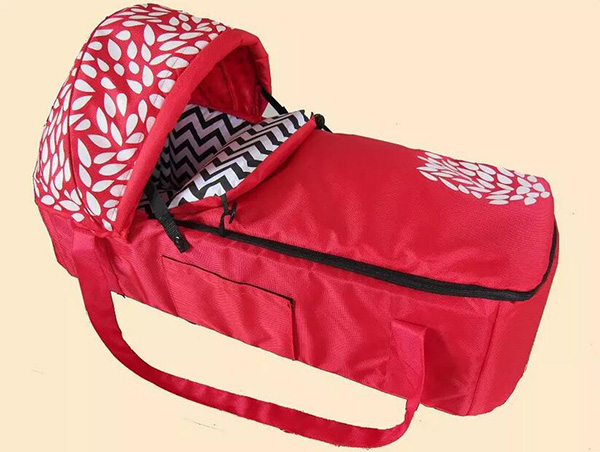 幼乐迪婴儿背带红色花纹.jpg 幼乐迪婴儿背带红色花纹.jpg