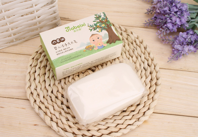 嘉贝喜山茶油精华婴儿洁净清新皂 150g.jpeg 嘉贝喜山茶油精华婴儿洁净清新皂 150g.jpeg