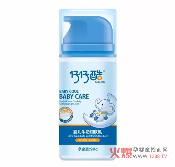 产品资讯 > 新生宝宝必备的仔仔酷洗护用品 宝宝可爱的小屁屁_皮皮网 好不容易怀胎十月的宝宝,生下来放在手上怕摔了,含在嘴里怕化了,妈妈们就开始纠结了,不知道应该给宝宝买那些洗护用品。洗发水、沐浴露、爽身粉还有擦脸的宝宝霜,除去这些还要为宝宝买什么呢?一起来看新生宝宝必备的仔仔酷洗护用品。 新生儿洗护用品:仔仔酷野山茶油按摩润肤油 仔仔酷野山茶油按摩润肤油有良好的渗透性、亲和性,能快速软化和清洁初生婴儿的胎脂和头垢,深入滋养婴儿肌肤。野生山花油的营养润肤成分,极具亲肤性,舒缓外界环境给皮肤带来的刺激,深度滋养肌肤,让宝宝皮肤倍感柔嫩呵护。 新生儿洗护用品:仔仔酷婴儿植物