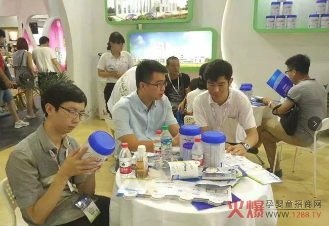 卡倍多展位.jpg 卡倍多展位.jpg