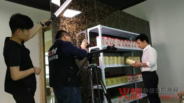 蘋果樹(shù)母嬰營(yíng)養(yǎng)品攜手央視展開(kāi)拍攝工作3.jpg