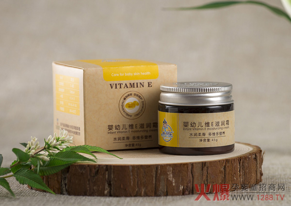 小貝樂(lè )維E滋潤霜.jpg 小貝樂(lè )維E滋潤霜.jpg