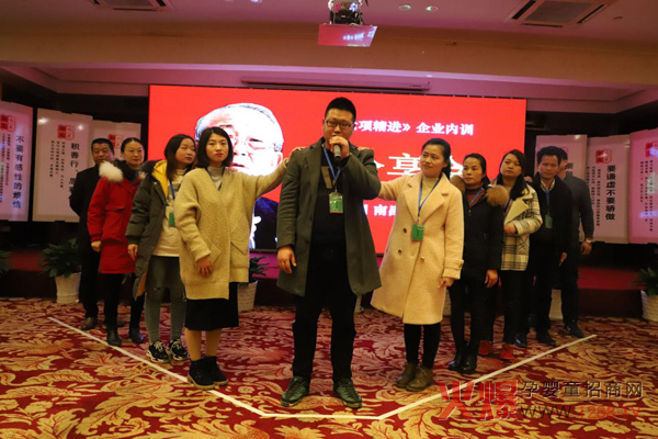 和天然戰略3.0 把客戶(hù)裝在心里.jpg 和天然戰略3.0 把客戶(hù)裝在心里.jpg