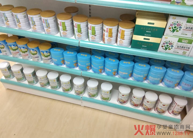 咔嗒熊营养品陈列.jpg 咔嗒熊营养品陈列.jpg