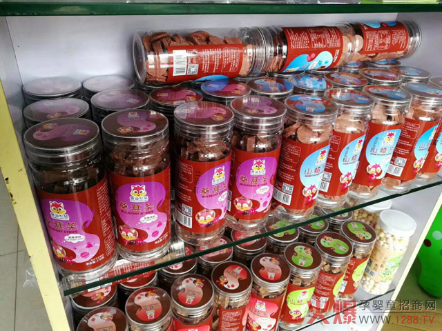 善迪松鼠小零食门店陈列.jpg 善迪松鼠小零食门店陈列.jpg