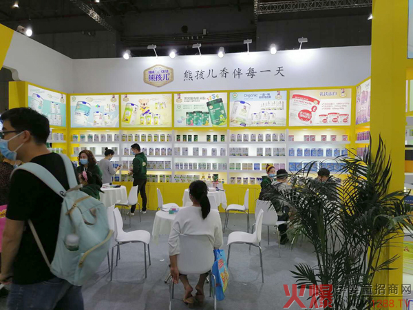 熊孩兒、貝格樂(lè )嬰童食品璀璨綻放上海CBME孕嬰童展3.jpg