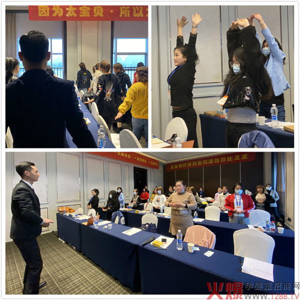 彭老师教学员打八段锦2.jpg 彭老师教学员打八段锦2.jpg
