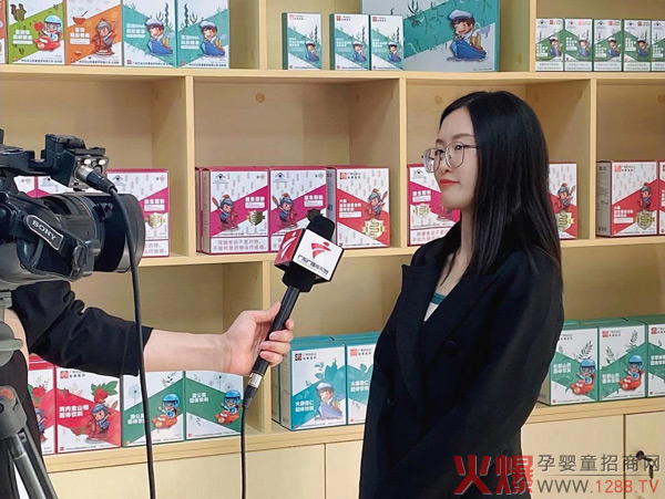 廣東廣播電視臺采訪(fǎng)童司令負責人2.jpg