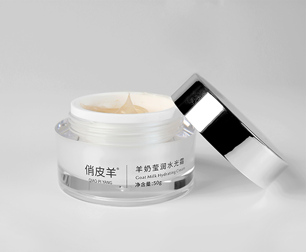 俏皮羊羊奶瑩潤水光霜.jpg
