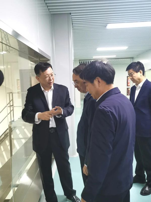陕西省委常委、省纪委书记王兴宁一行莅临和氏乳业4.jpg 陕西省委常委、省纪委书记王兴宁一行莅临和氏乳业4.jpg