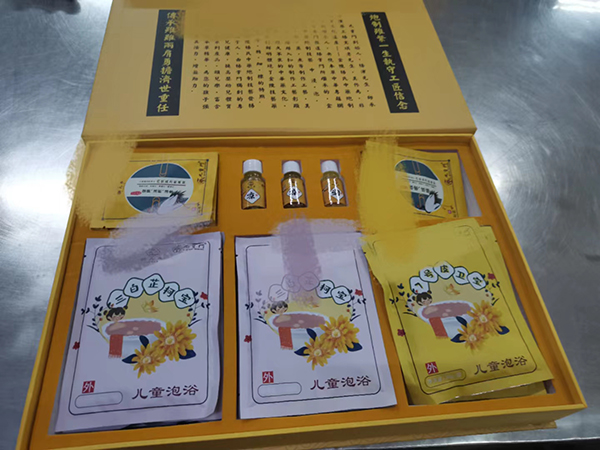 兒童泡浴包套盒.jpg