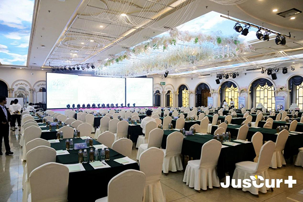 杰西佳JIBS自然营养狮王计划启动峰会1.jpg