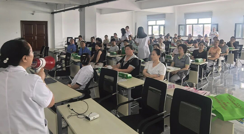 谱华威关爱半边天健康行动 (2).jpg