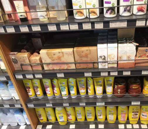 韩国百货店陈列帕蒂芬莱