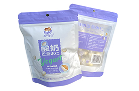 兩個(gè)寶貝酸奶巴旦木仁