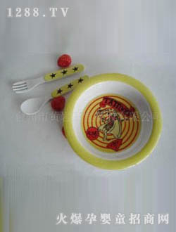 ���ͻ�ɫ�߶�ͯ�;�