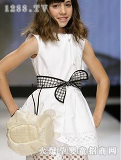 ���������ɫ������ȹװ