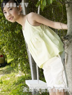 ��������ǳ��ɫ��װ