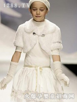 ���������ɫ��װ