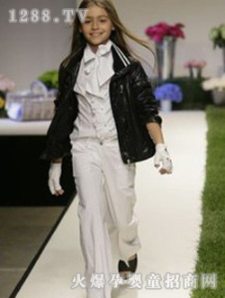 ���������ɫ��װ