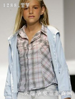 ������������ɫ��װ