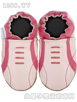 ƨƨ��Ӥ����ɫ����Ь