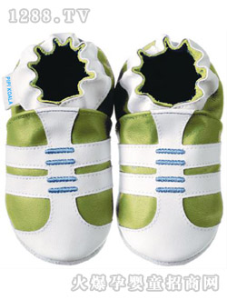 ƨƨ��Ӥ����ɫ����Ь