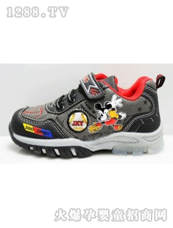 ��е���ɫͯЬ