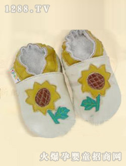 ��һ�����տ�yingeЬ