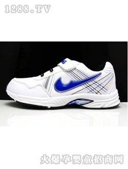 ��е���ɫͯЬ