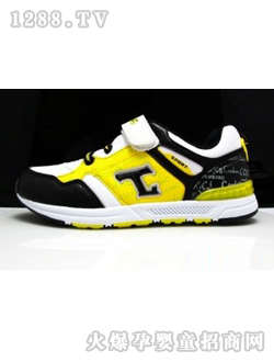 ��е���ɫ�˶�Ь