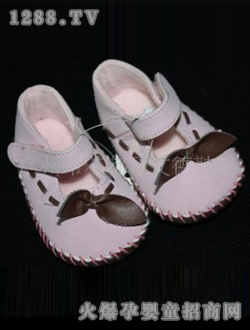 С����ʱ�з�ɫ��ѥ