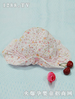 安婴宝粉色小花帽子