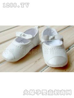 ��ɫӤ����Ь