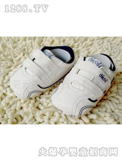 ��ɫӤ����Ь